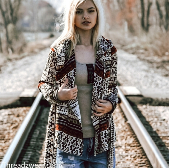 🎊HP🎊New boutique Aztec hooded jacket - Picture 5 of 13